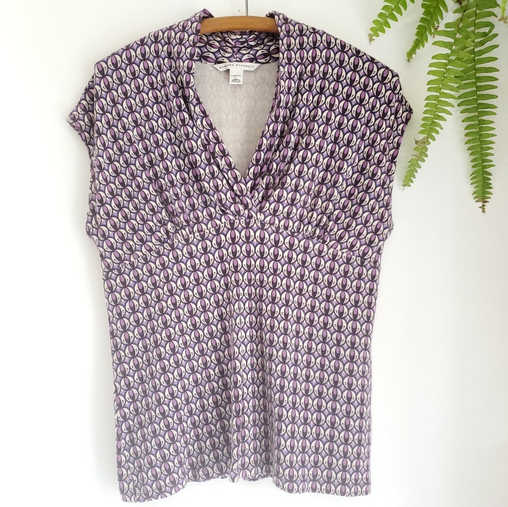 🧞‍♀Women's  Banana Republic strech top, size (lg)